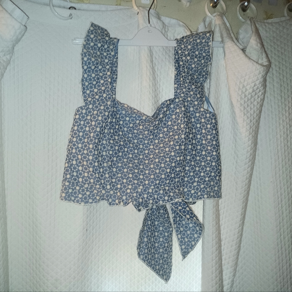 Kirious Los Angeles Blue Embroidered Top Size Small